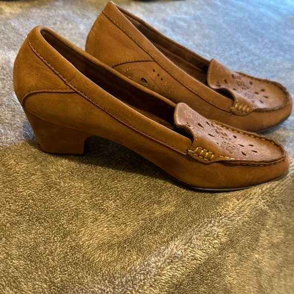 i Comfort Women's Tan Loafers Leather - Picture 2 of 4